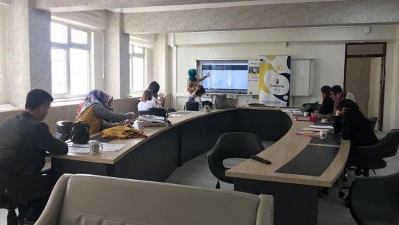 07.03.2018 Çarşamba Bugün ki eTwinning Bilgilendirme Toplantımızı Akkent Anadolu Lisesi Gönüllü Öğretmenleriyle gerçekleştirdik.