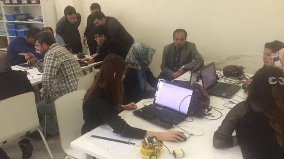 Tübitak 4006 Bilim Fuarları Robotik Eğitici Öğretmen Eğitimi devam ediyor.